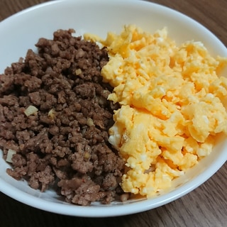 ふわふわ卵の二色丼